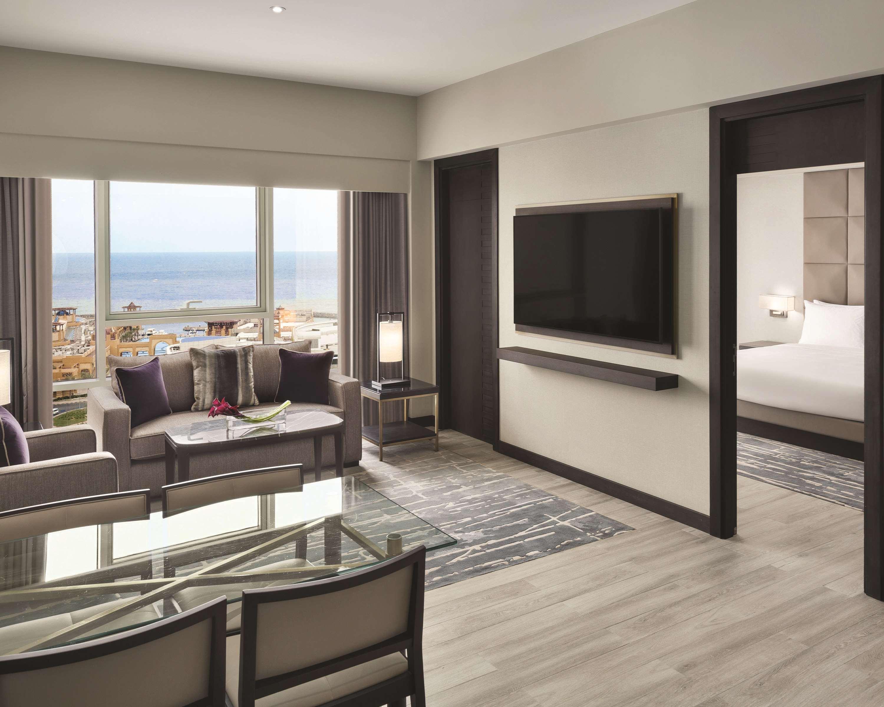 阿尔寇特购物中心凯悦酒店 科威特 外观 照片 A suite at the hotel